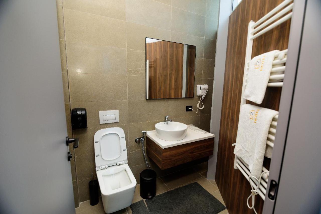 Hotel Zeneli Vlorë Exteriér fotografie